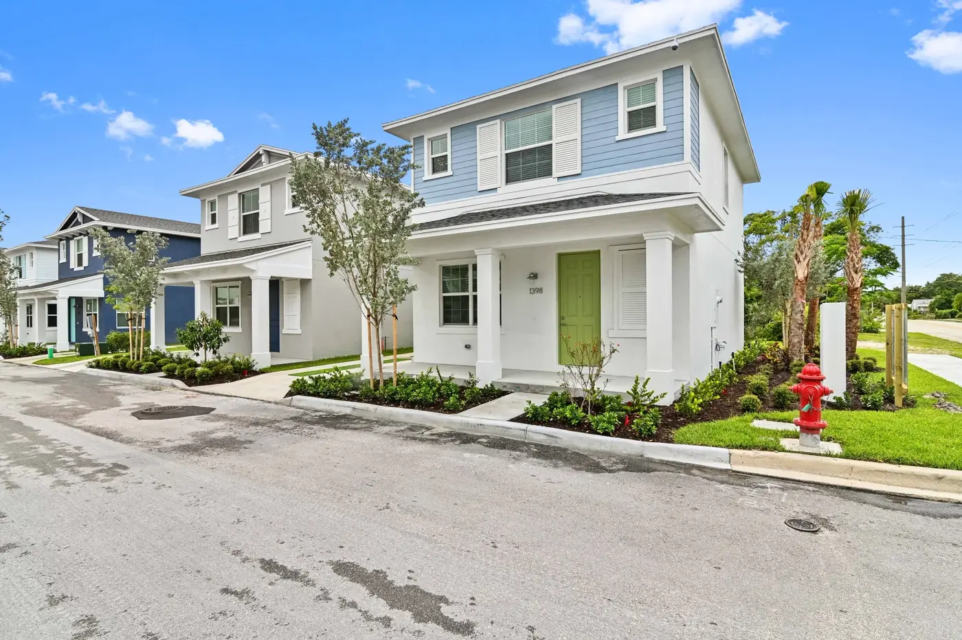 Townhome building exterior at Haney Creek Crossing